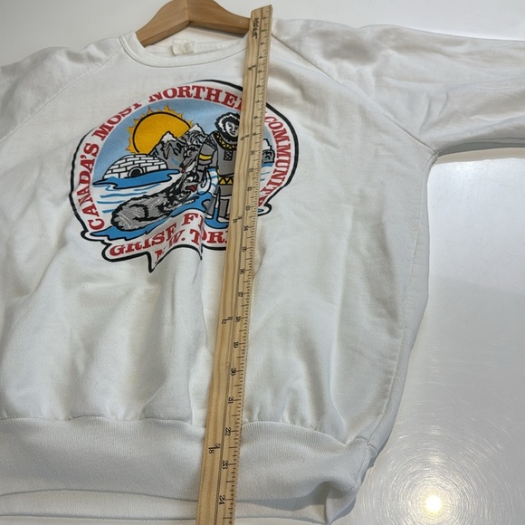 White Vintage Grise Fiord N.W.T. Graphic Men's Sweatshirt Size Medium - Picture 7 of 7
